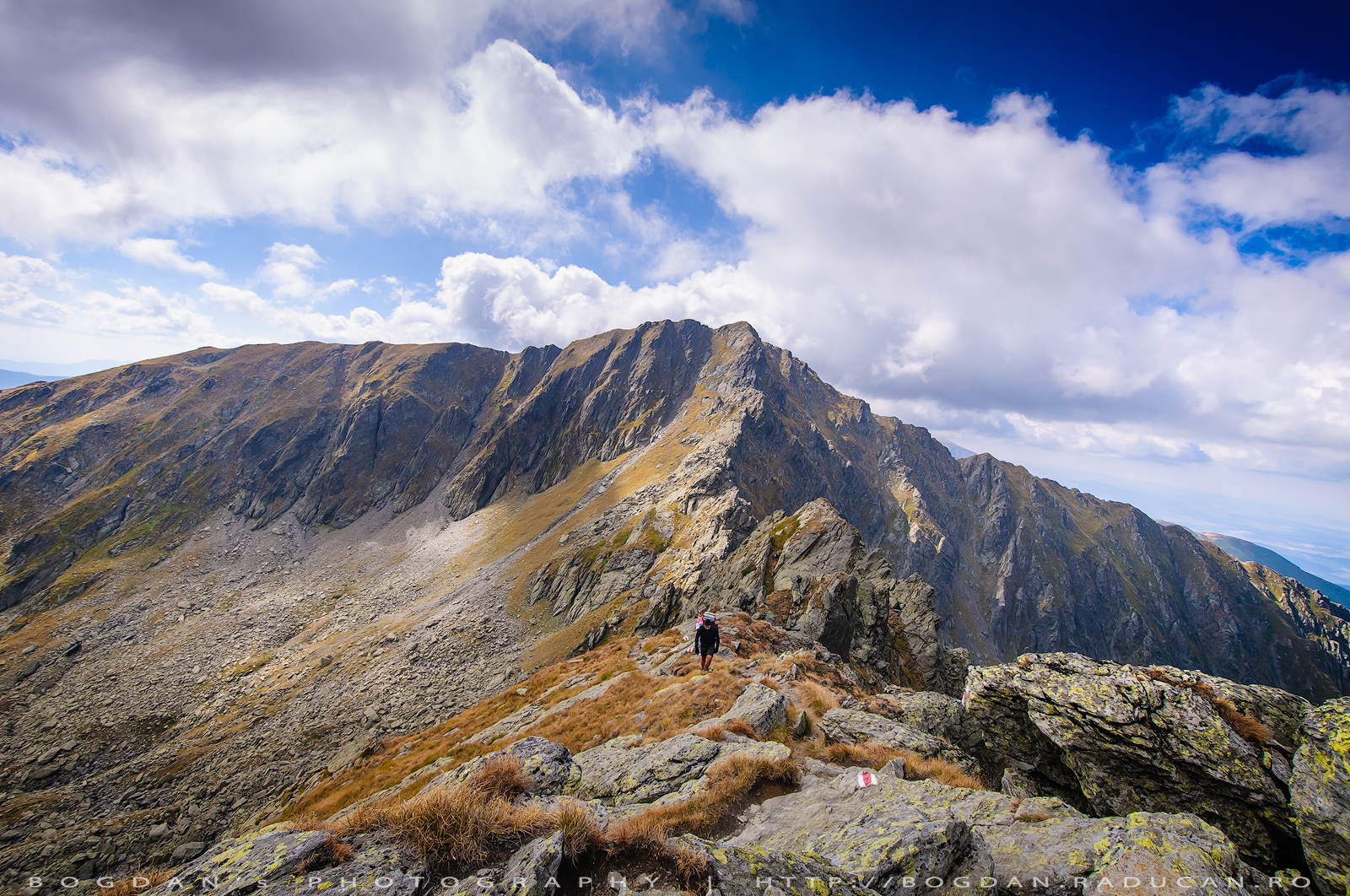 Muntii Fagaras - iesirea din Custura Saratii spre varful Negoiu