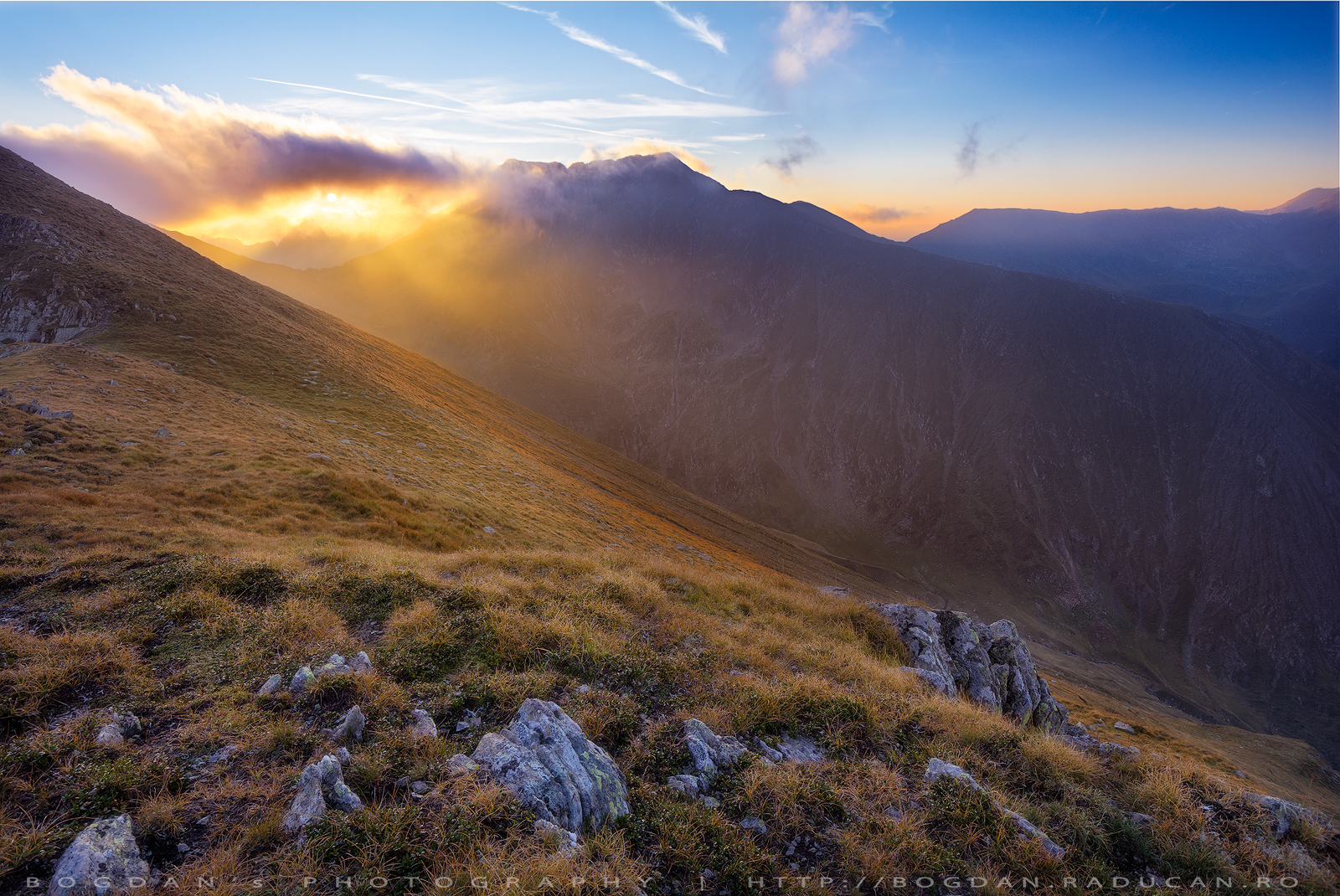 Varful moldoveanu dimineata